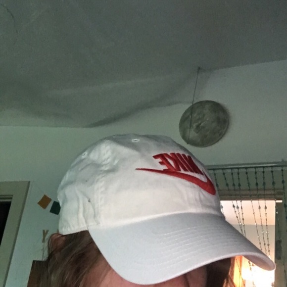 red white nike hat